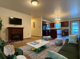 317 16th St S #4, Moorhead, MN 56560
