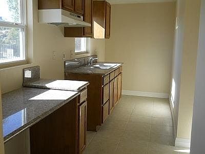 2nd image of 2760 Market St APT 1