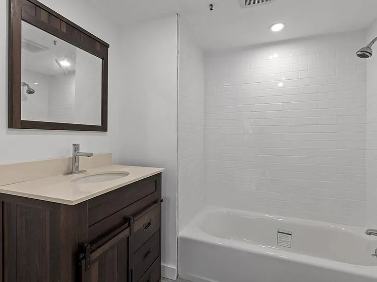 511 Beacon St #2 — Photo 4