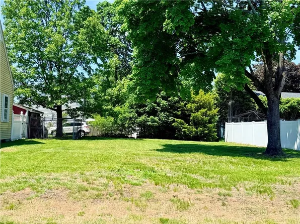 105 2nd St, Pawtucket, RI 02861