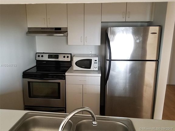 4th image of 800 N Miami Ave APT 909