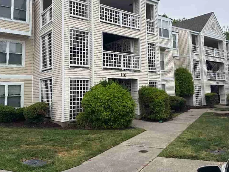 110 Lantana Ln #19 — Photo 7