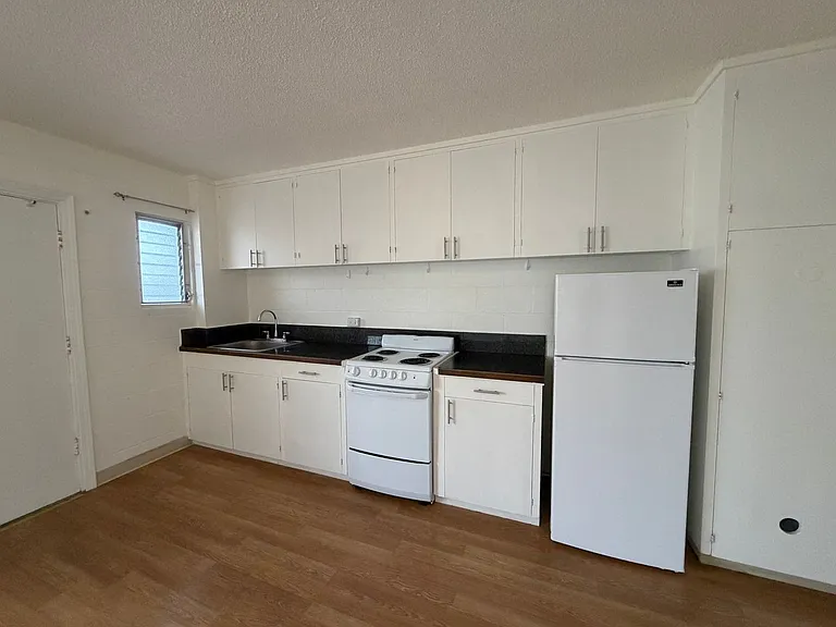 1712 Poki St — Photo 3