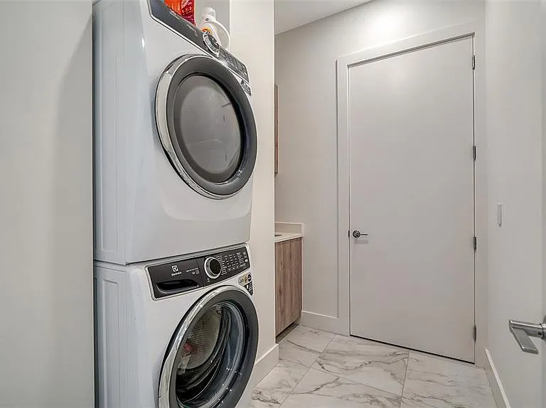 33 S Palm Ave #804 — Photo 32