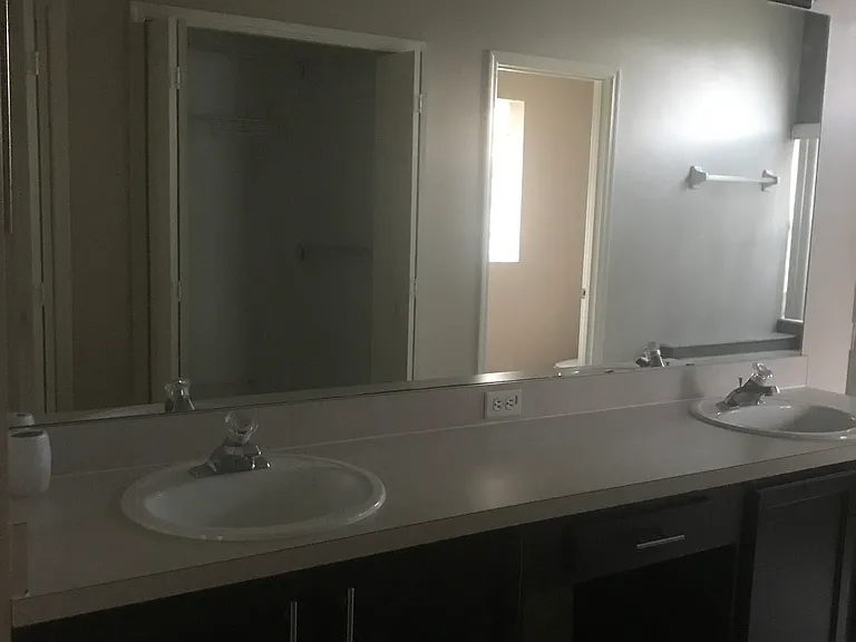 906 Thousand Oaks Blvd — Photo 18