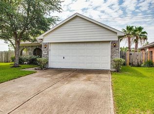 2896 Sun River Ln, Dickinson, TX 77539