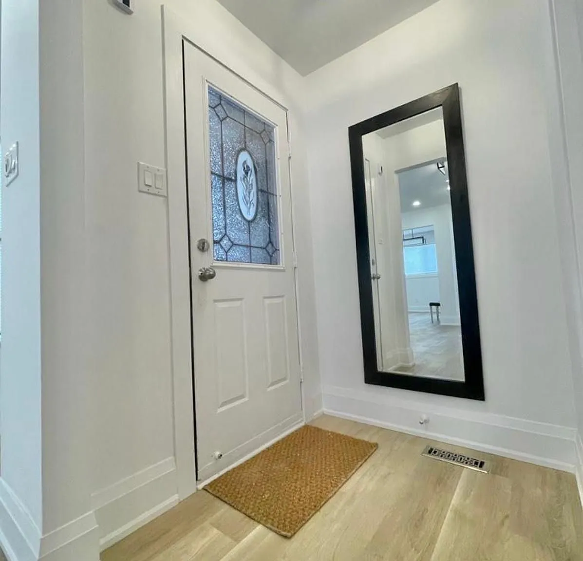 3 bed, $2,850 — Photo 2