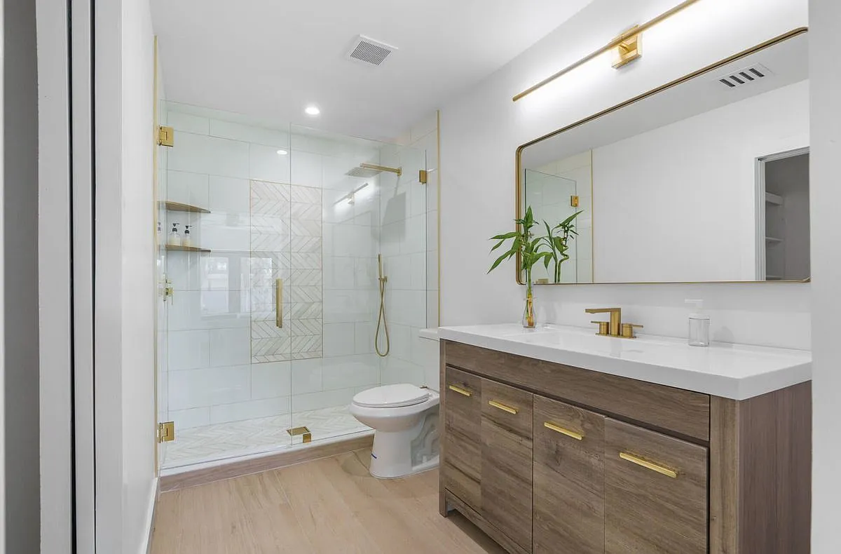 3 bed, 2.0 bath, 1134 sqft, $3,450 — Photo 3