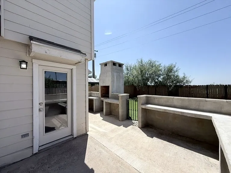 17525 Rock Port Rd — Photo 29