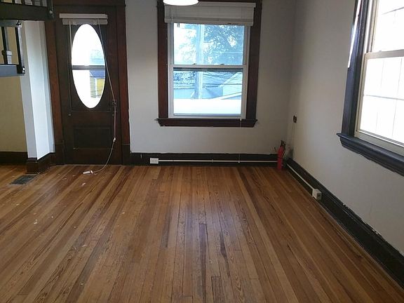 5th image of 850 Starkweather Ave APT 3