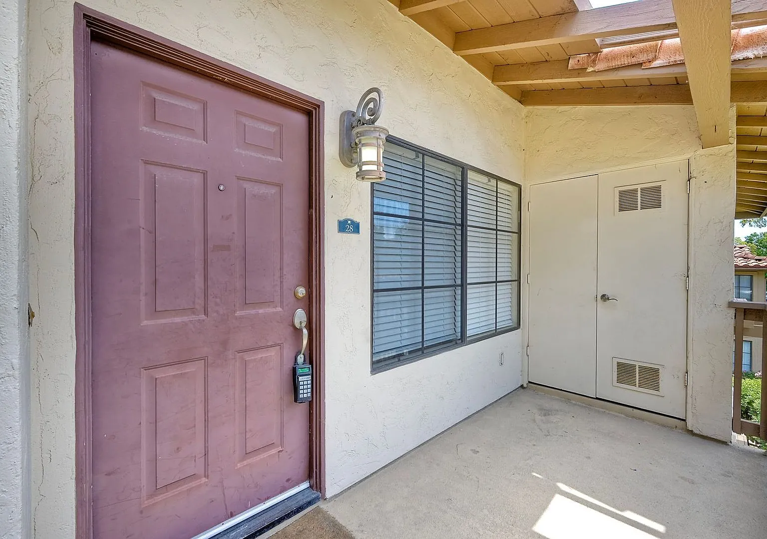 2 bed, 2.0 bath, 866 sqft, $2,950 — Photo 2