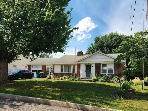 14 Sharon Rd, Enola, PA 17025