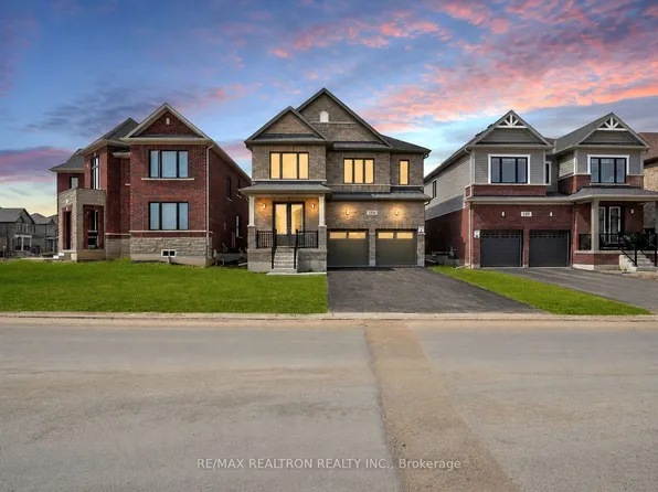 184 Leslie Davis St, North Dumfries, ON N0B 1E0