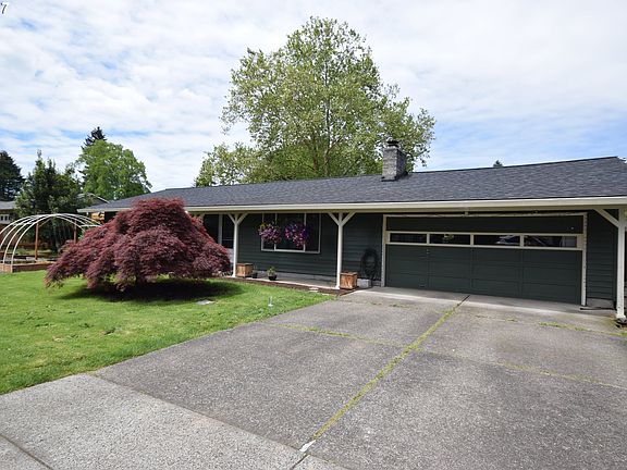 2nd image of 5581 SE Gill St