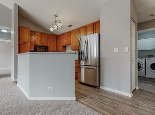5S530 Paxton Dr, Naperville, IL 60563
