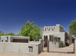 220A Artist Rd, Santa Fe, NM 87501