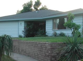 554 Lynnette Cir, Vista, CA 92084