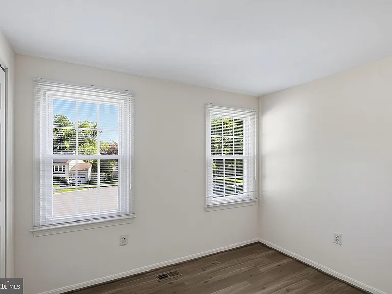 18904 Blue Heron Ln — Photo 32
