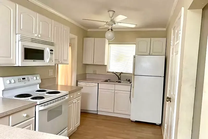 1 bed, 676 sqft, $1,275 — Photo 2