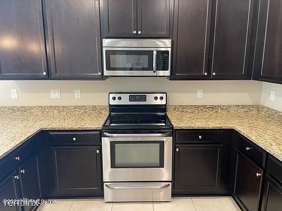 5th image of 270R Bradford Lake Cir