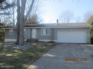 5325 Davis Rd, Muskegon, MI 49441