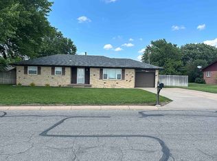 2225 14th Rd, Sterling, KS 67579