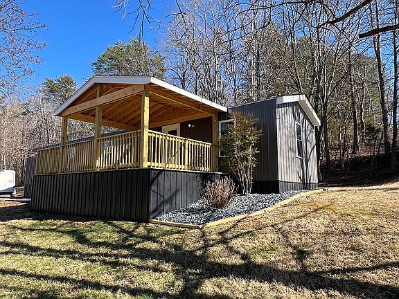 2nd image of 84 Grouse Ln