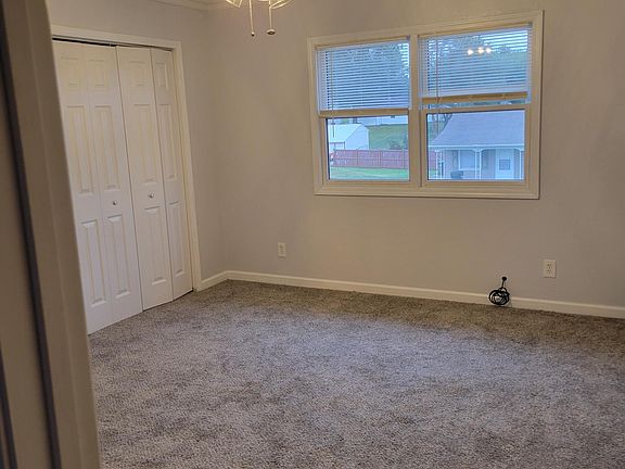 2nd image of 601 Meadow Crest Dr