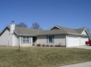 2111 Pikes Peek Pl, Lawrence, KS 66044
