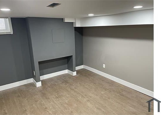 5th image of 4554 Silverwood St