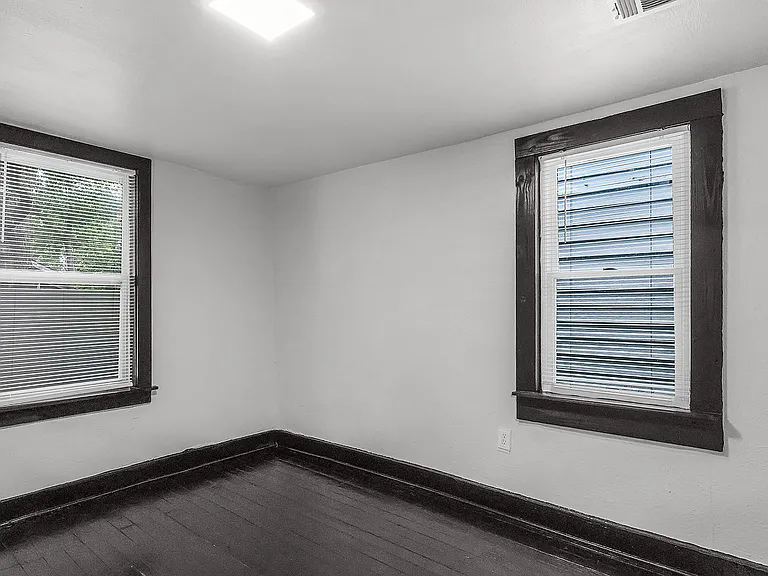 2221 Harden St — Photo 23