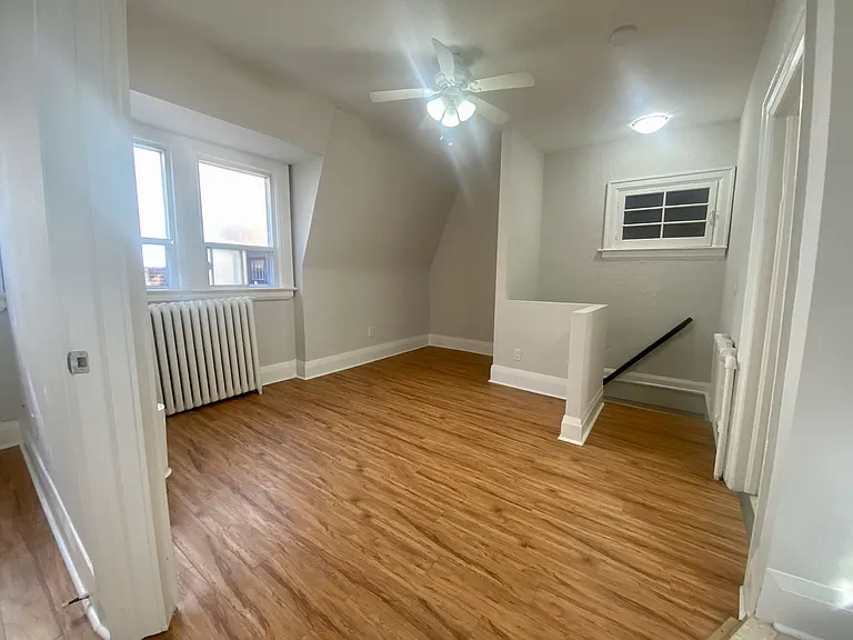 341 Saint Clair Ave W #E — Photo 4