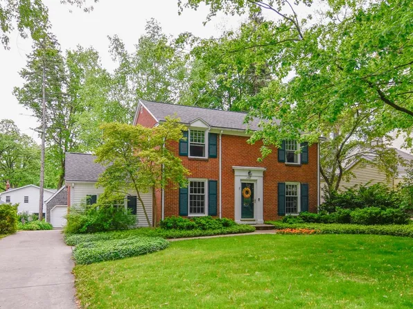 2517 Betty Ct, Green Bay, WI 54301