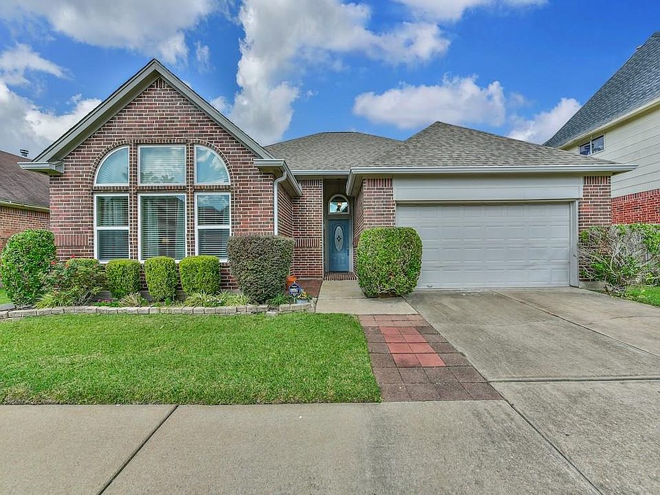 1st image of 16010 Sunbeam River Dr