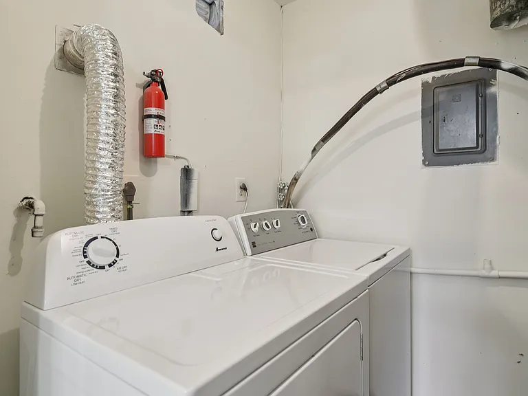 Howard Hills Rental Townhomes and Duplexes — Photo 128