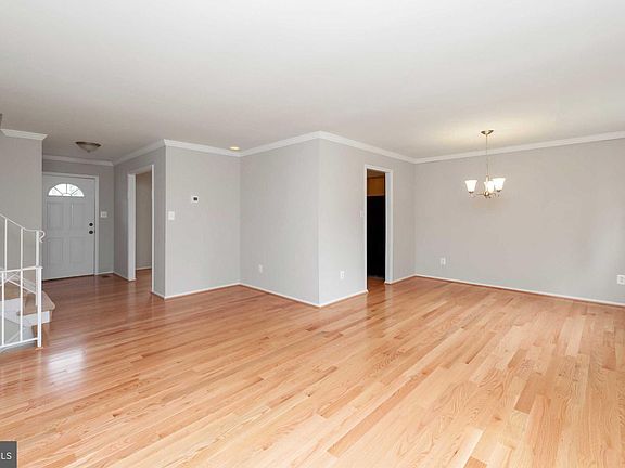 3rd image of 5307 Greenough Pl