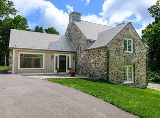 12 Woods Rd, Bethany, CT 06524