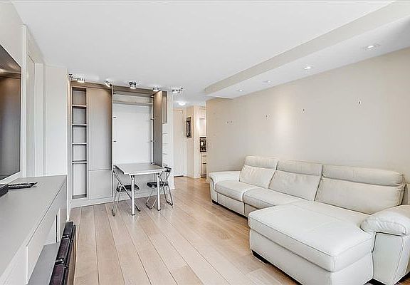 5th image of 161 W 61st St APT 23H