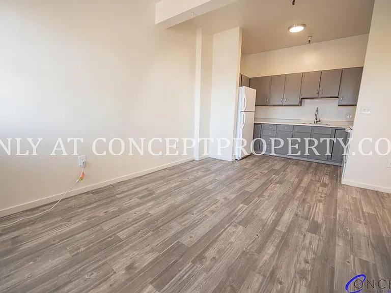 223 E 3rd Ave — Photo 37