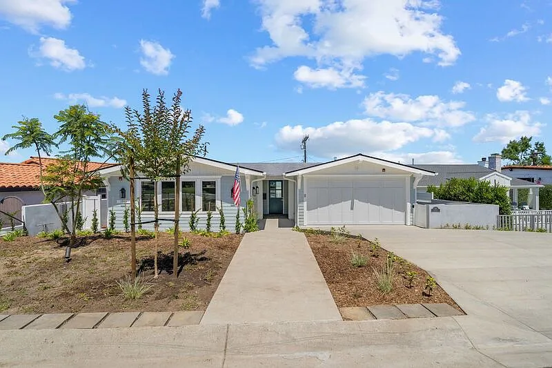 101 Via Colusa