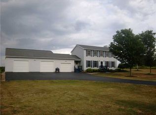 6151 N Lake Rd, Bergen, NY 14416