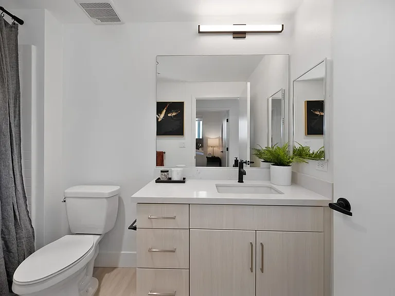 Begonia Place Luxury Apartments — Photo 52