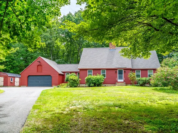 123 Saunders St, Gardner, MA 01440