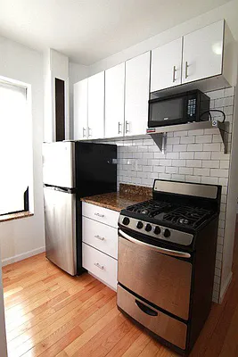 Rented by Green Home NY Realty LLC | media 31