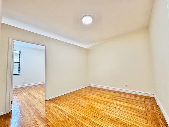 5th image of 36-40 Bowne St #4D