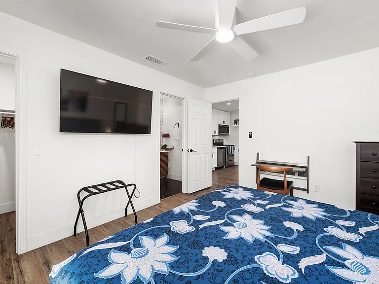 1110 E Polk St #1 — Photo 16