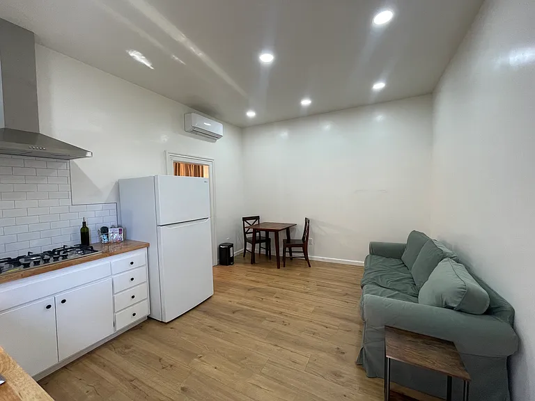 1533 Slater St — Photo 10