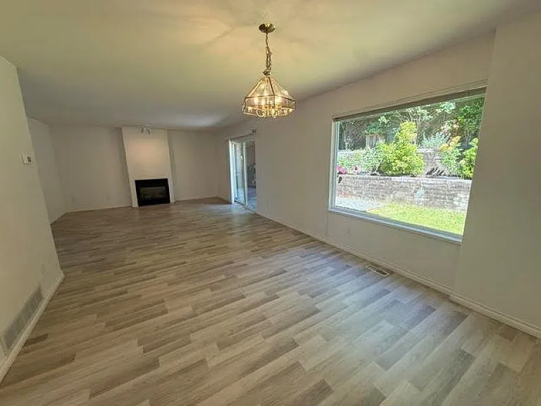 16XX Plateau Cres — Photo 7