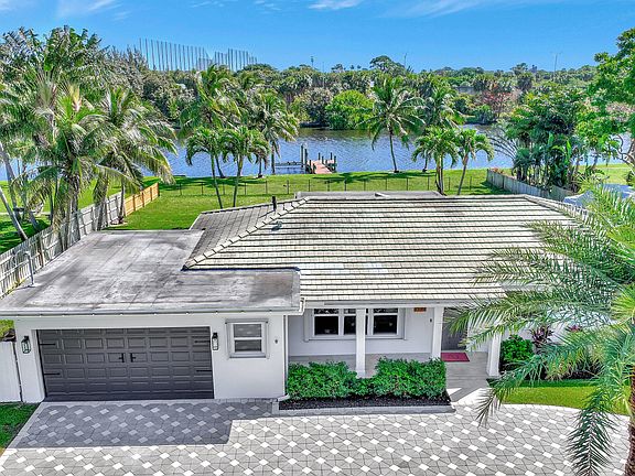 2nd image of 7130 Venetian Way