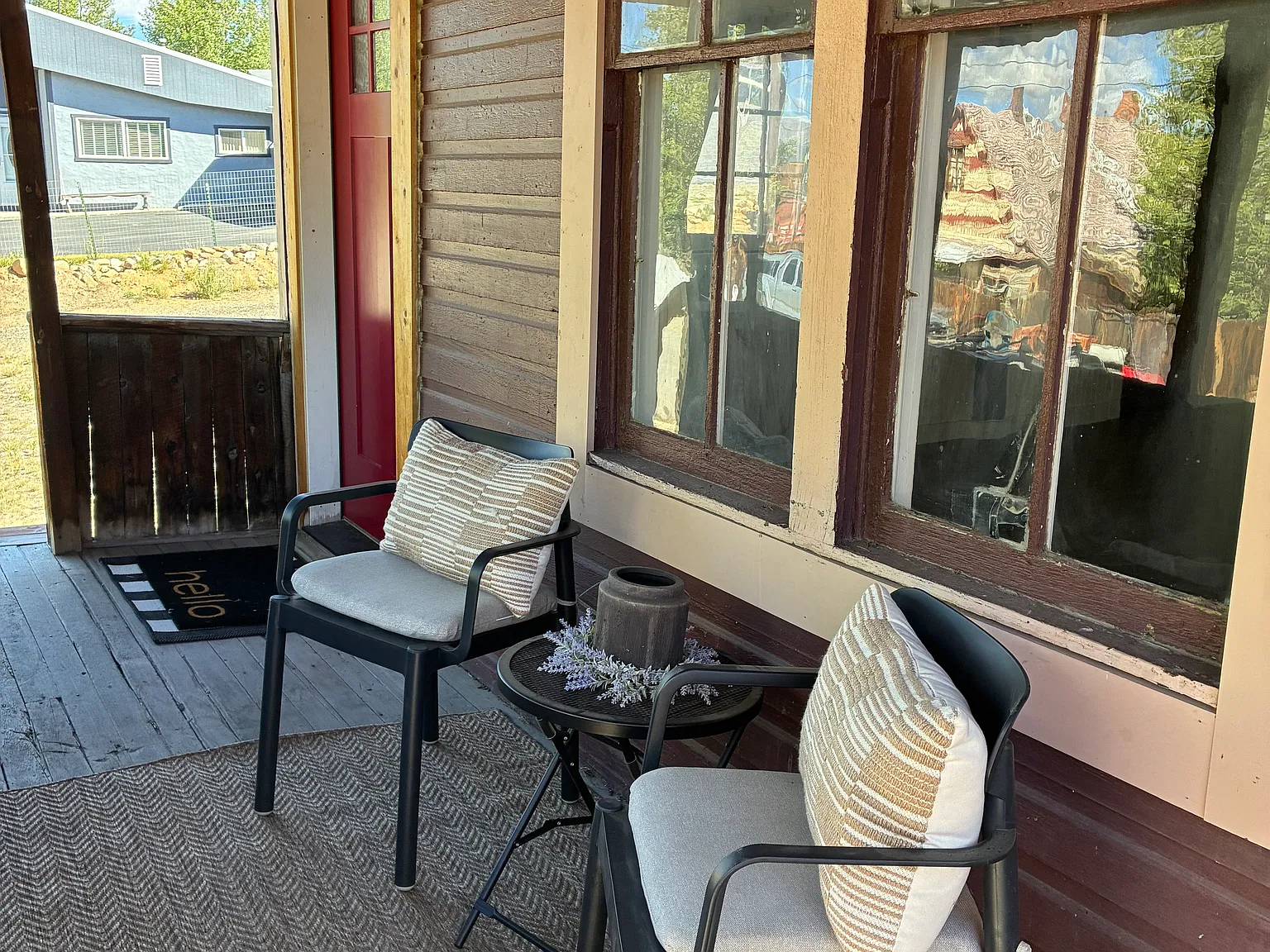 2 bed, 1.5 bath, 1200 sqft, $2,200 — Photo 2
